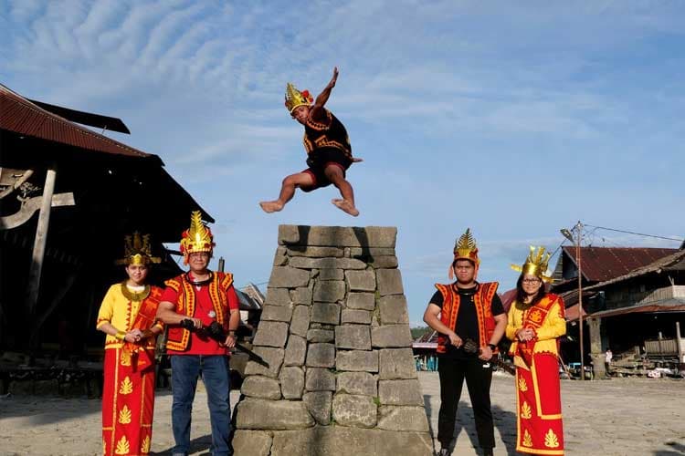 Lompat Batu: Menyelusuri Keunikan Desa Bawomataluo di Nias Selatan