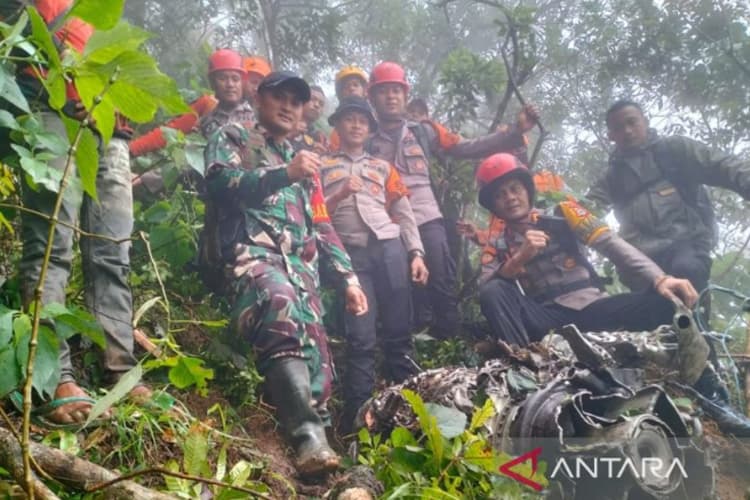 Kemenhub Menyatakan Pesawat ATR 42-500 Milik IAT Layak Terbang