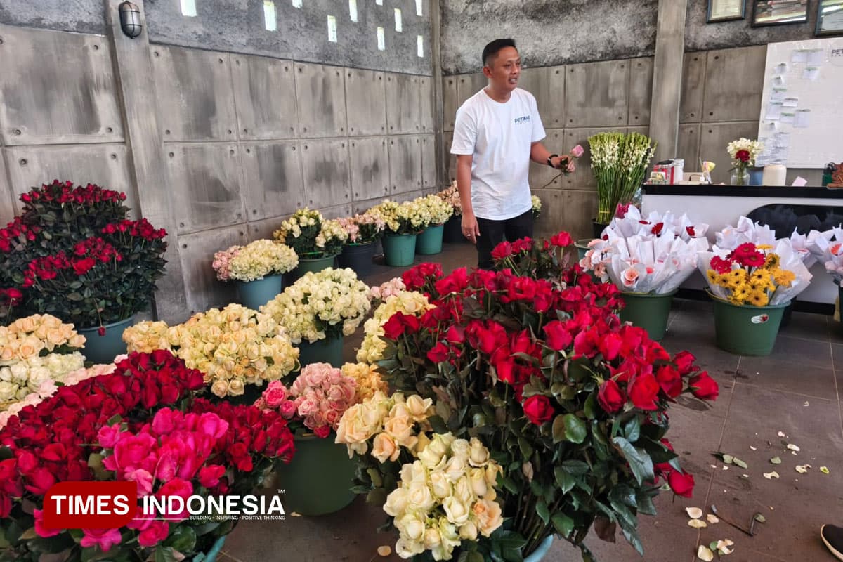 Jelang Valentine, Permintaan Bunga Mawar Kota Batu Melonjak