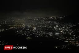 Paralayang Batu, Spot Wisata Ketinggian di Kota Batu dengan Panorama Sunrise hingga Citylight