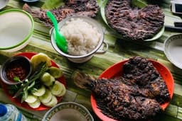 Empat Warung Ikan Bakar dengan Suasana Alam di Malang, Bisa Mancing Sendiri